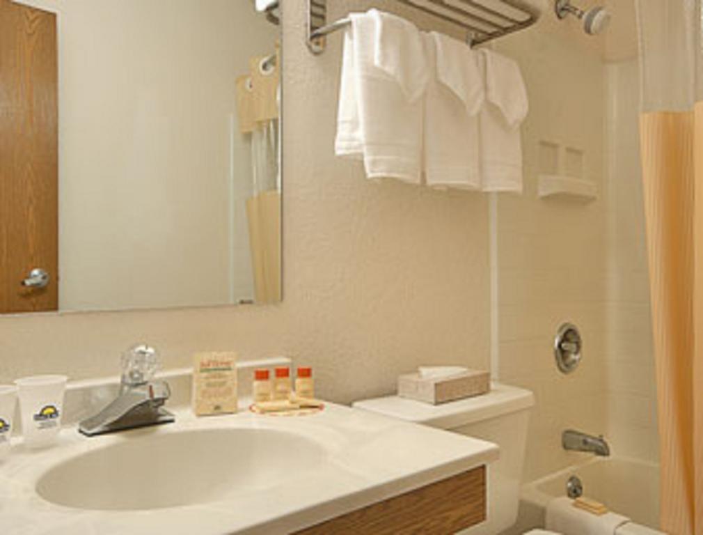 Days Inn By Wyndham Hornell Ny Chambre photo