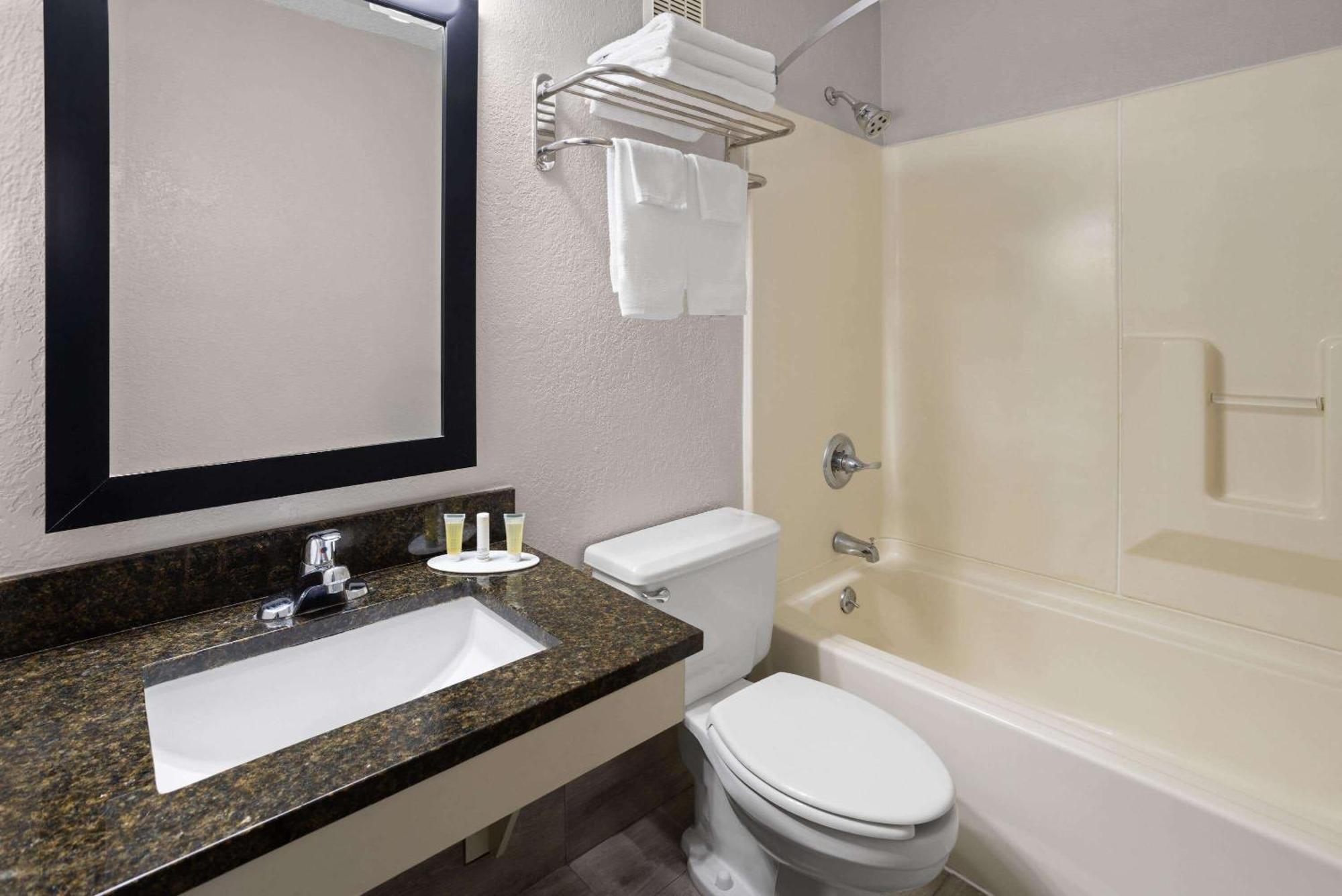 Days Inn By Wyndham Hornell Ny Extérieur photo