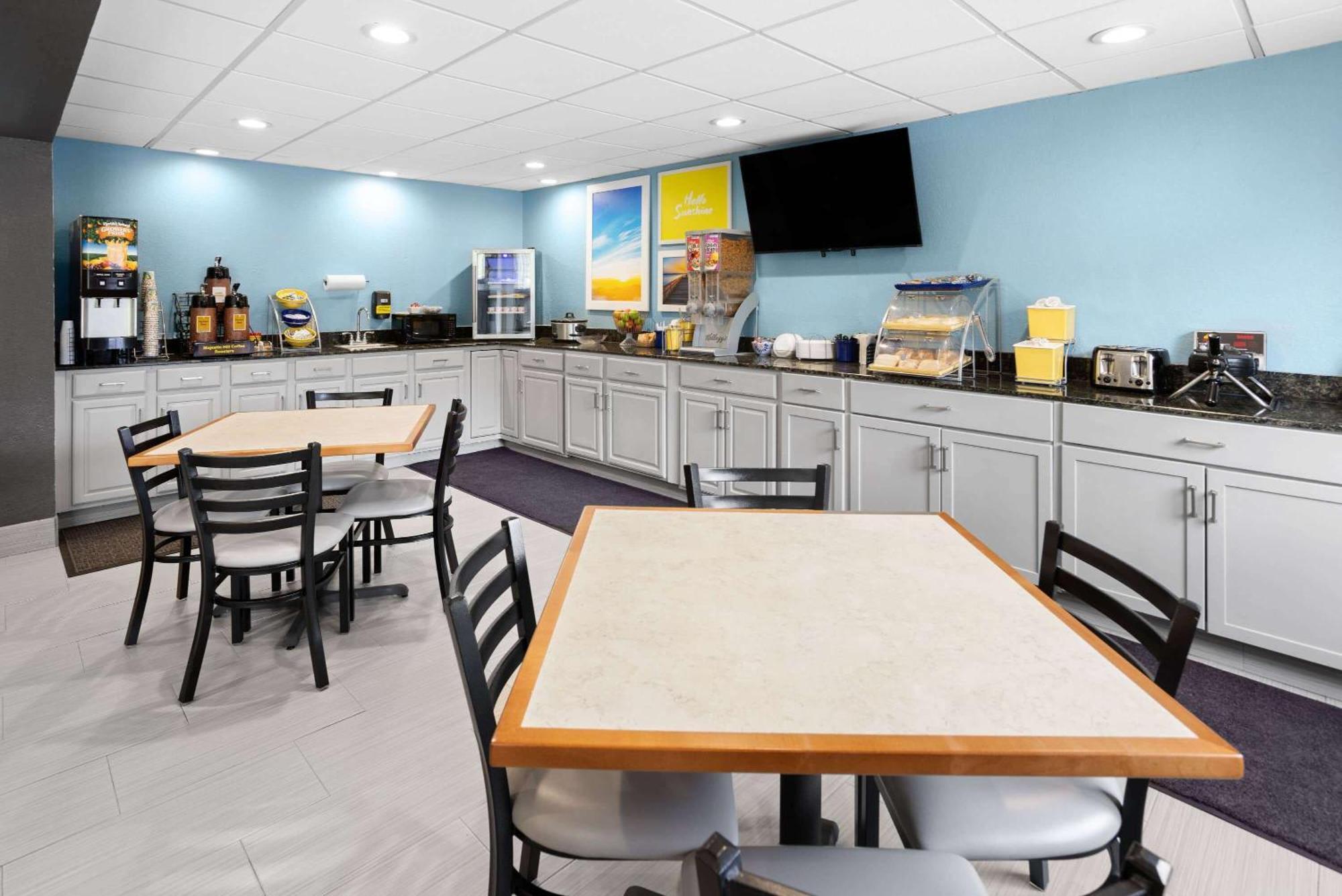 Days Inn By Wyndham Hornell Ny Extérieur photo