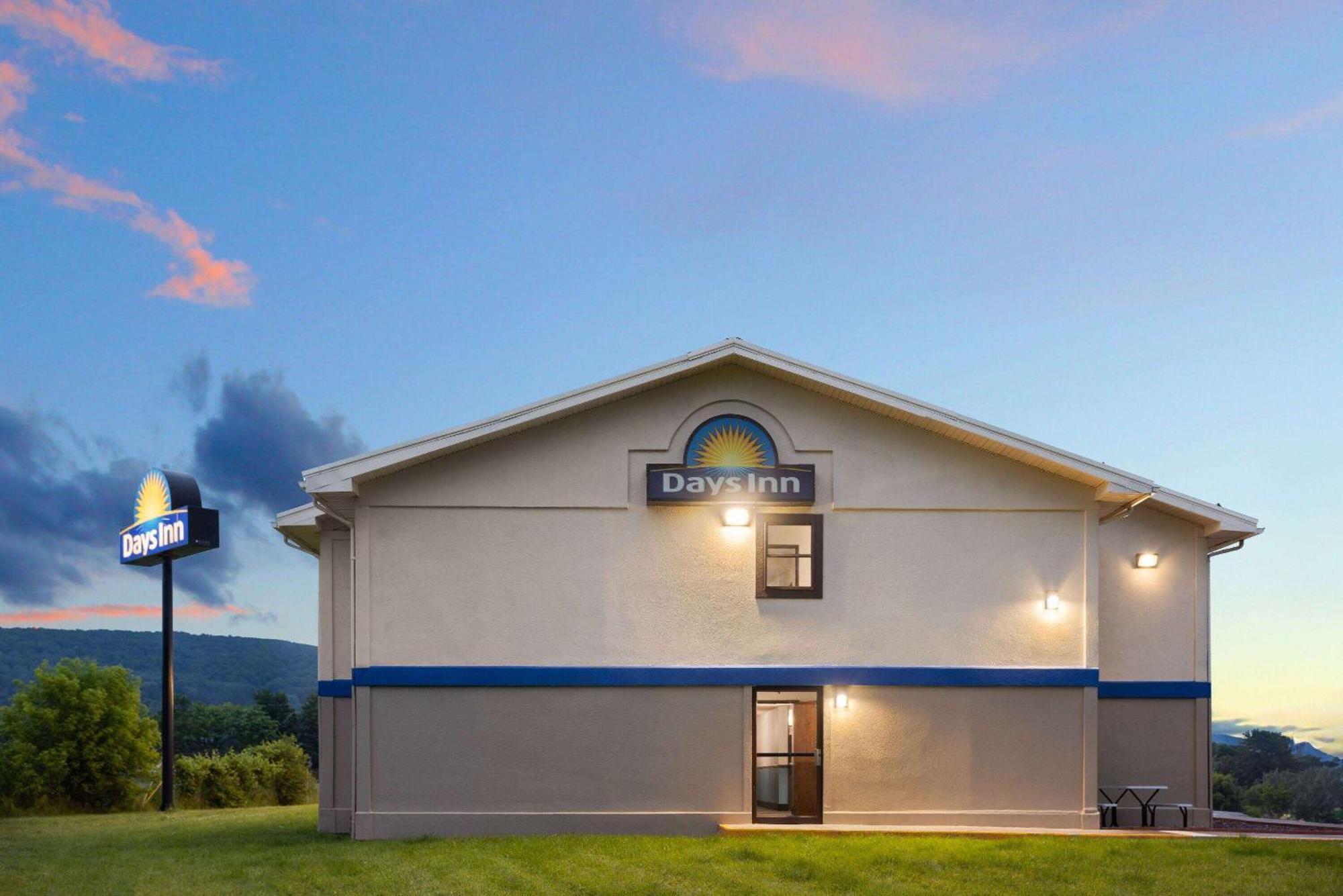 Days Inn By Wyndham Hornell Ny Extérieur photo