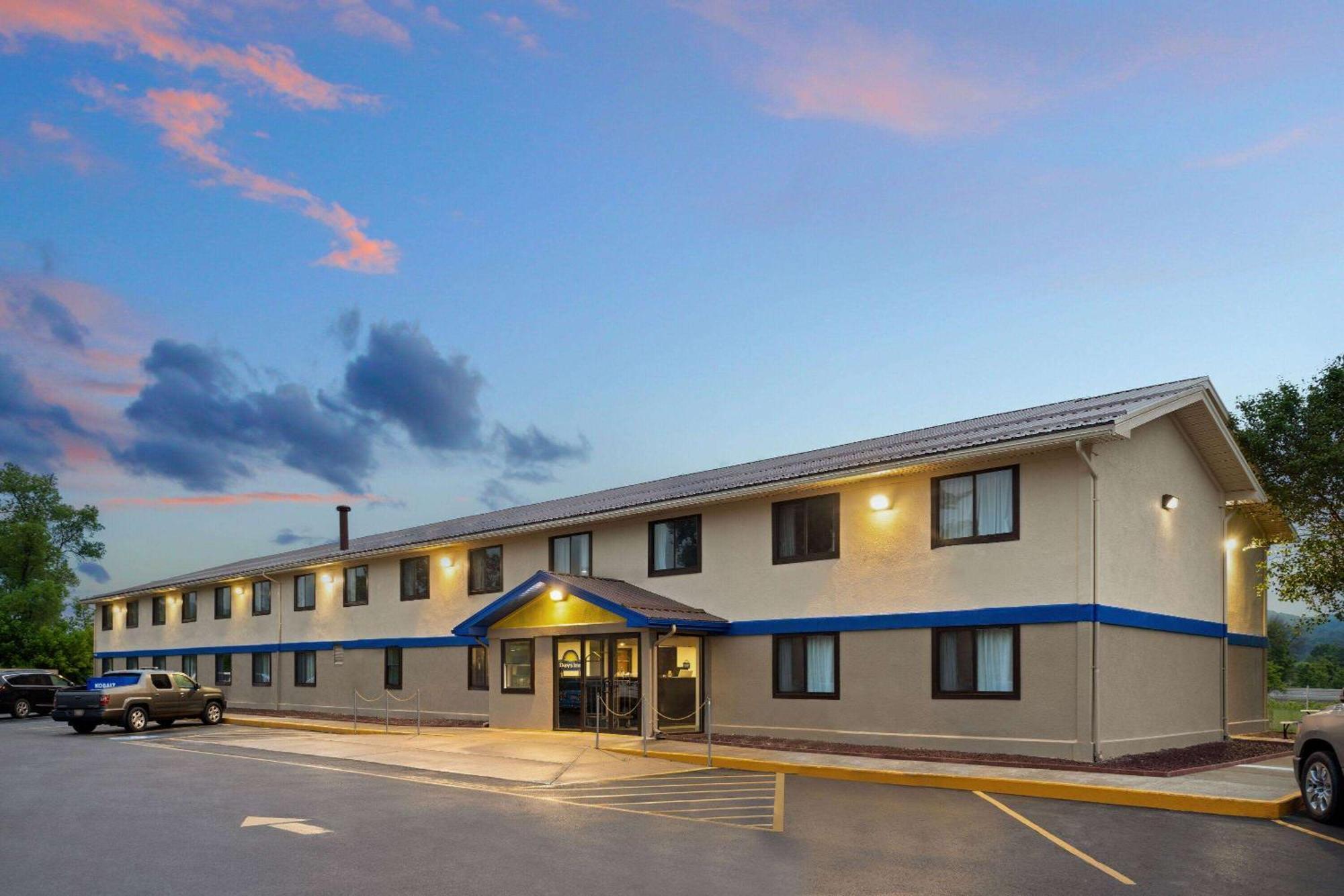 Days Inn By Wyndham Hornell Ny Extérieur photo